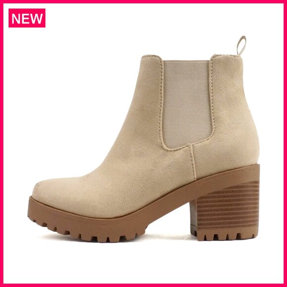 Shoes - Ankle Boots with Lug Sole Elastic Gore Chunky Heel 2.5 Inch